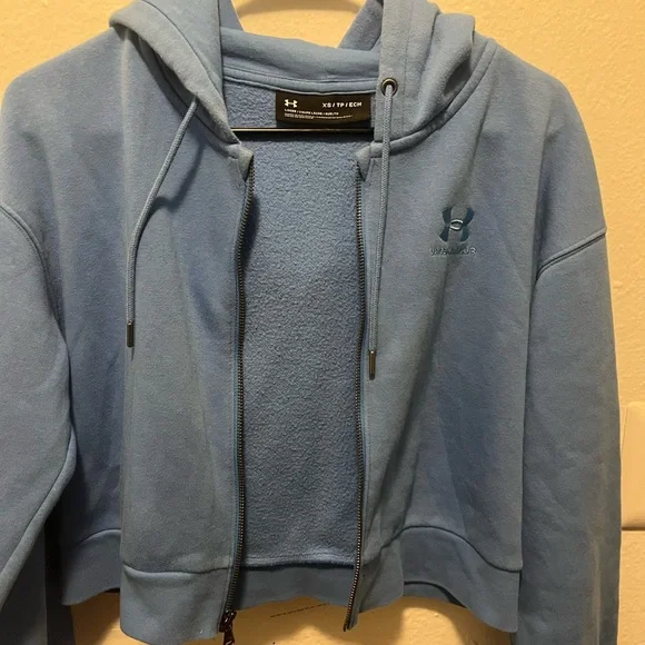 Under Armour Light Blue Cropped Full-Zip Hoodie - Picture 5 of 6